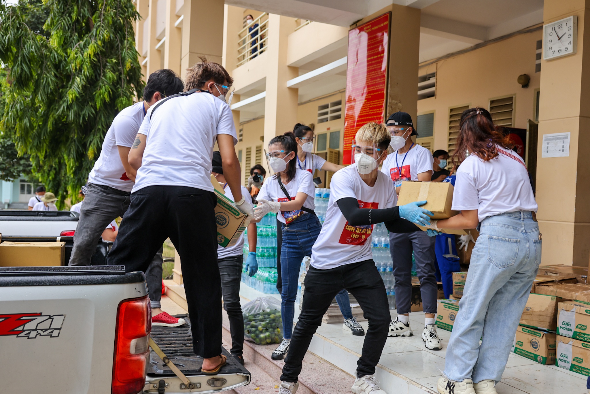 sao viet tinh nguyen chong dich anh 5