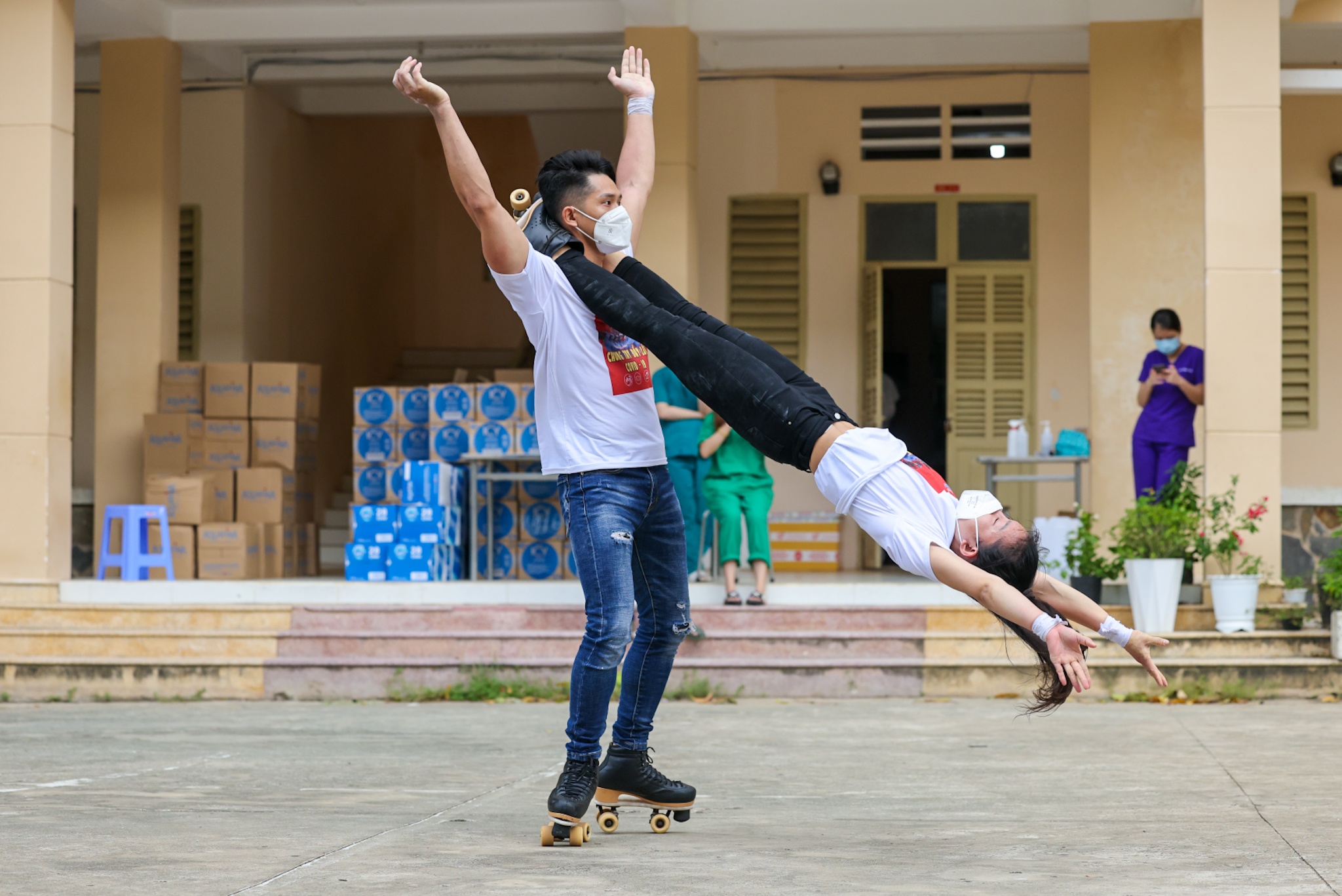 sao viet tinh nguyen chong dich anh 3