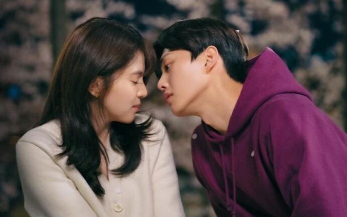 Tranh cai ve cai ket cua moi quan he tren tinh ban duoi tinh yeu hinh anh