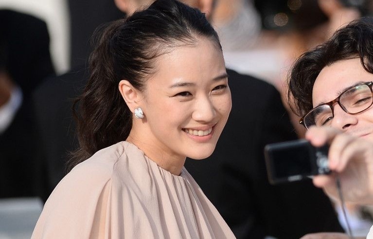 Hon nhan gay xon xao cua bao boi nhan sac Nhat Ban hinh anh