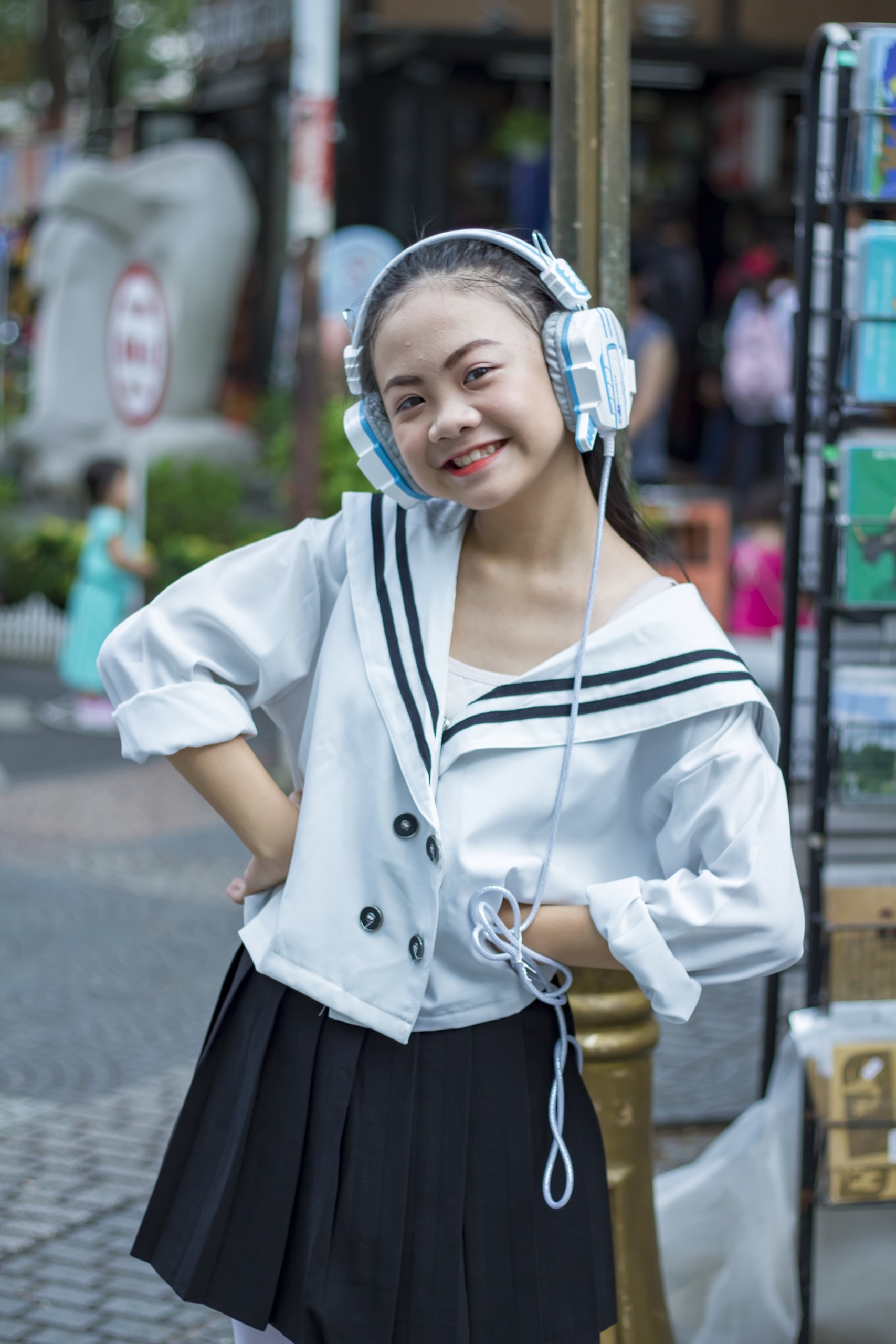 bé trâm anh mắc covid-19 ảnh 1 be tram anh mac covid-19 anh 1