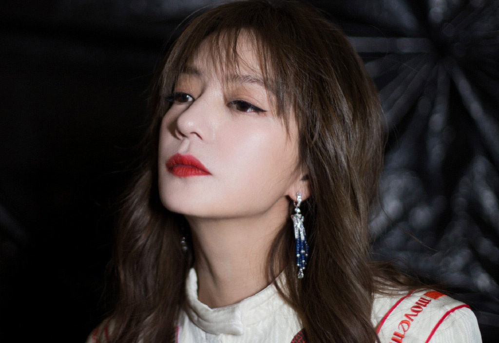 Chuyen gi dang xay ra voi Trieu Vy? hinh anh