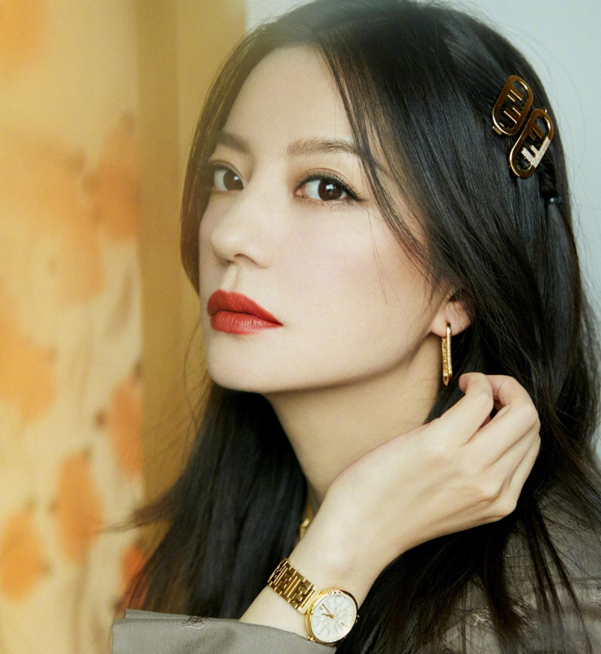 trieu vy bi go phim anh 1