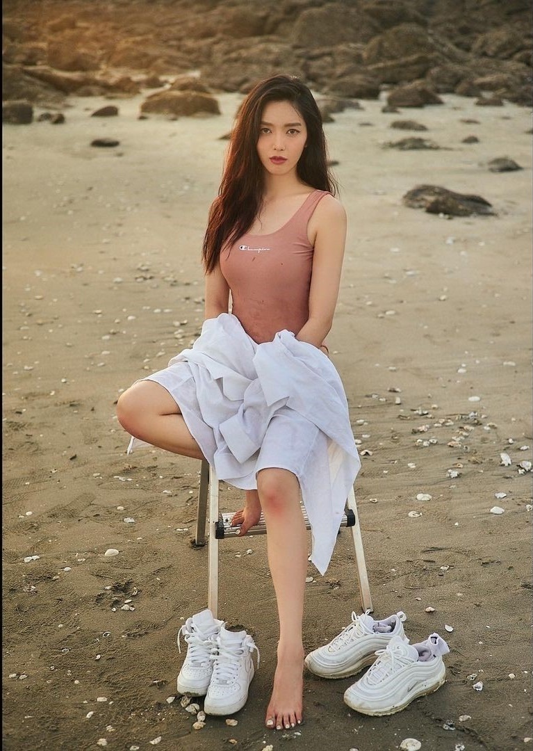 aoa chan mi body anh 3