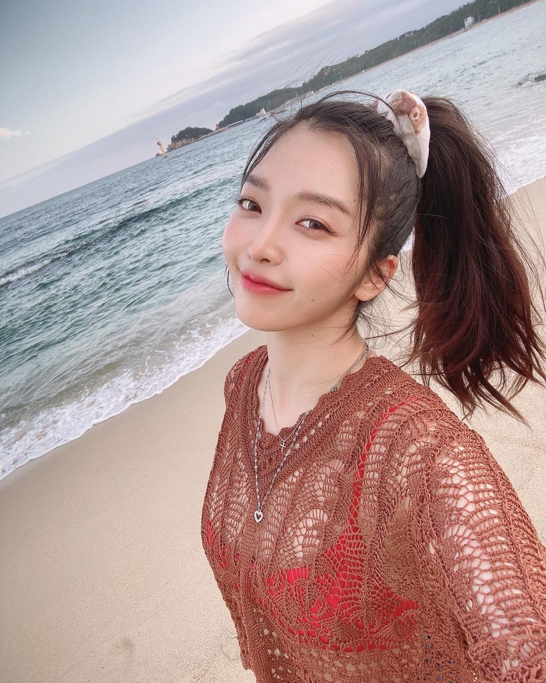 aoa chan mi body anh 4