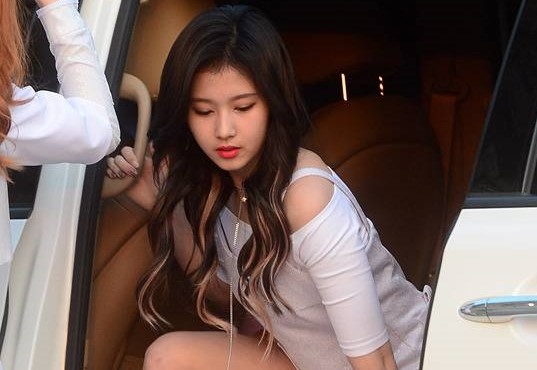 Vi sao ve si mo cua xe giup tong thong nhung khong mo cho sao Han? hinh anh