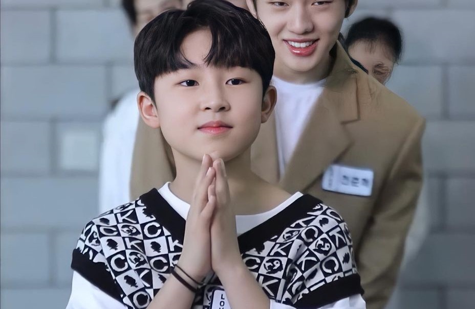 Thuc tap sinh 12 tuoi gay tranh cai hinh anh