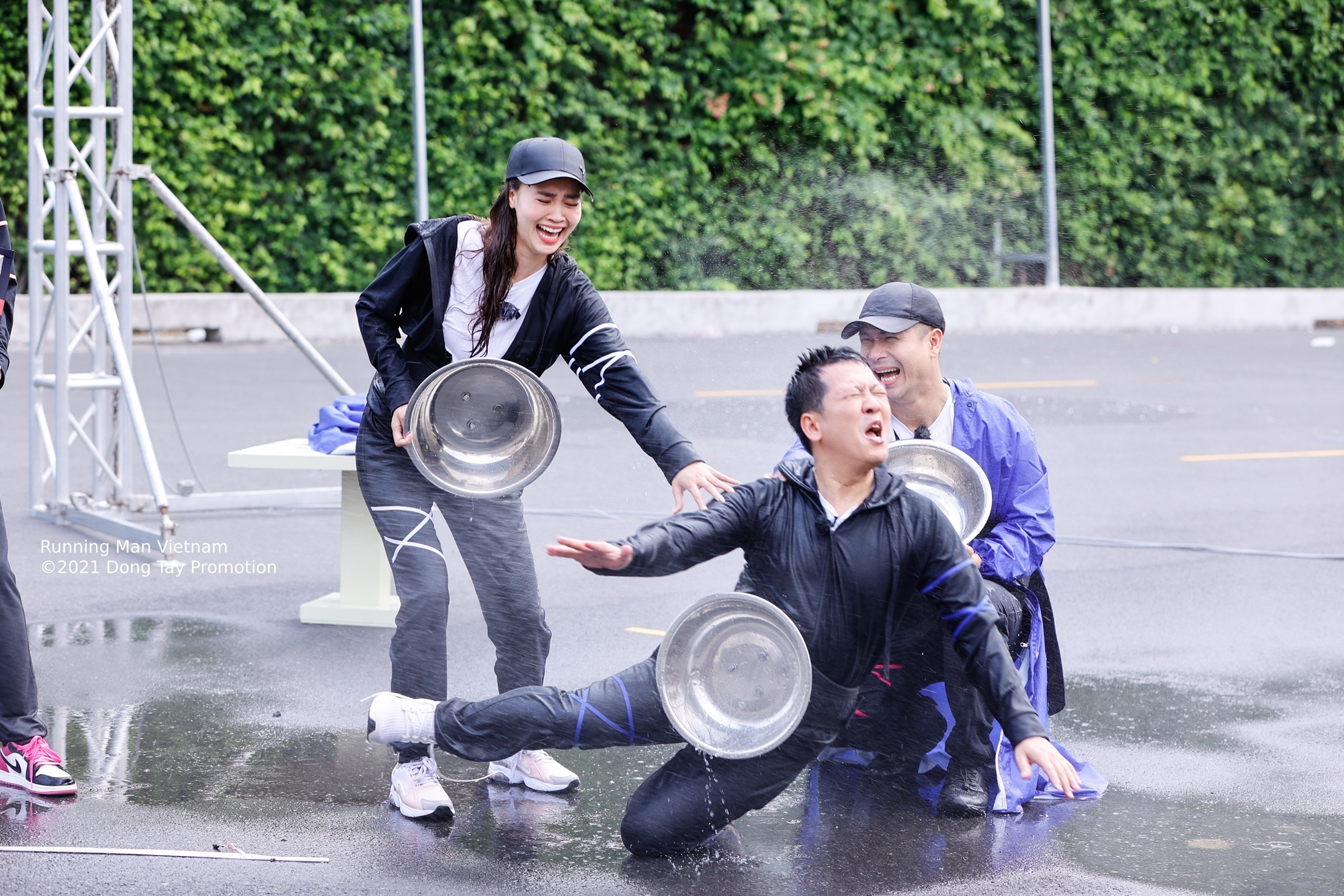 running man choi la chay tap 1 anh 5