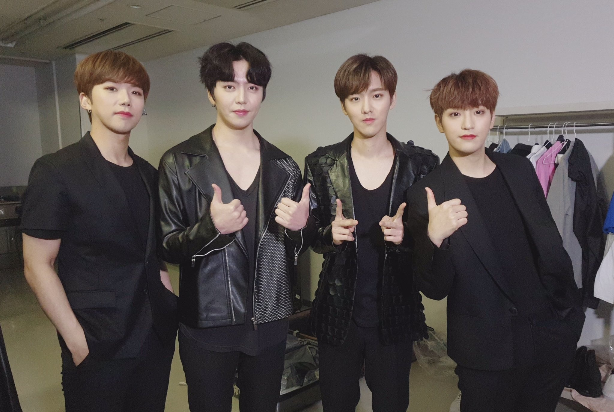 nhom 100 % tan ra anh 1