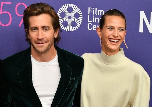 Jake Gyllenhaal cong khai ban gai hinh anh