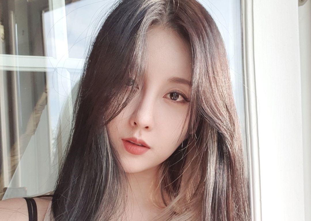 Cuoc tinh bi phan ung cua nu ca si Han va cau thu bong chay nguoi My hinh anh