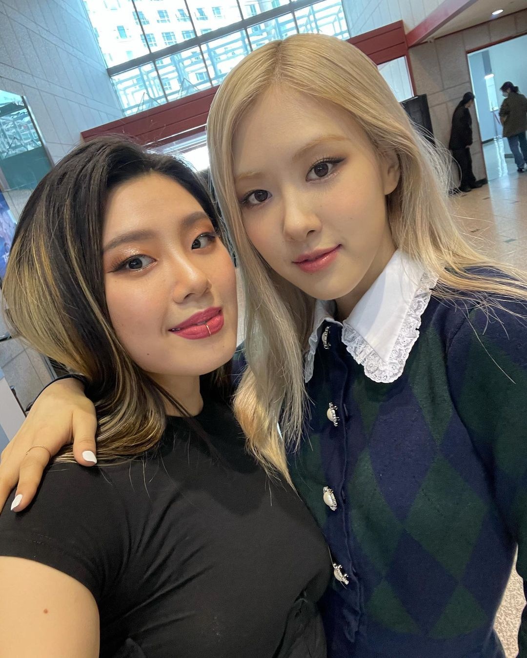 rosé ủng hộ ygx ảnh 1 rose ung ho ygx anh 1