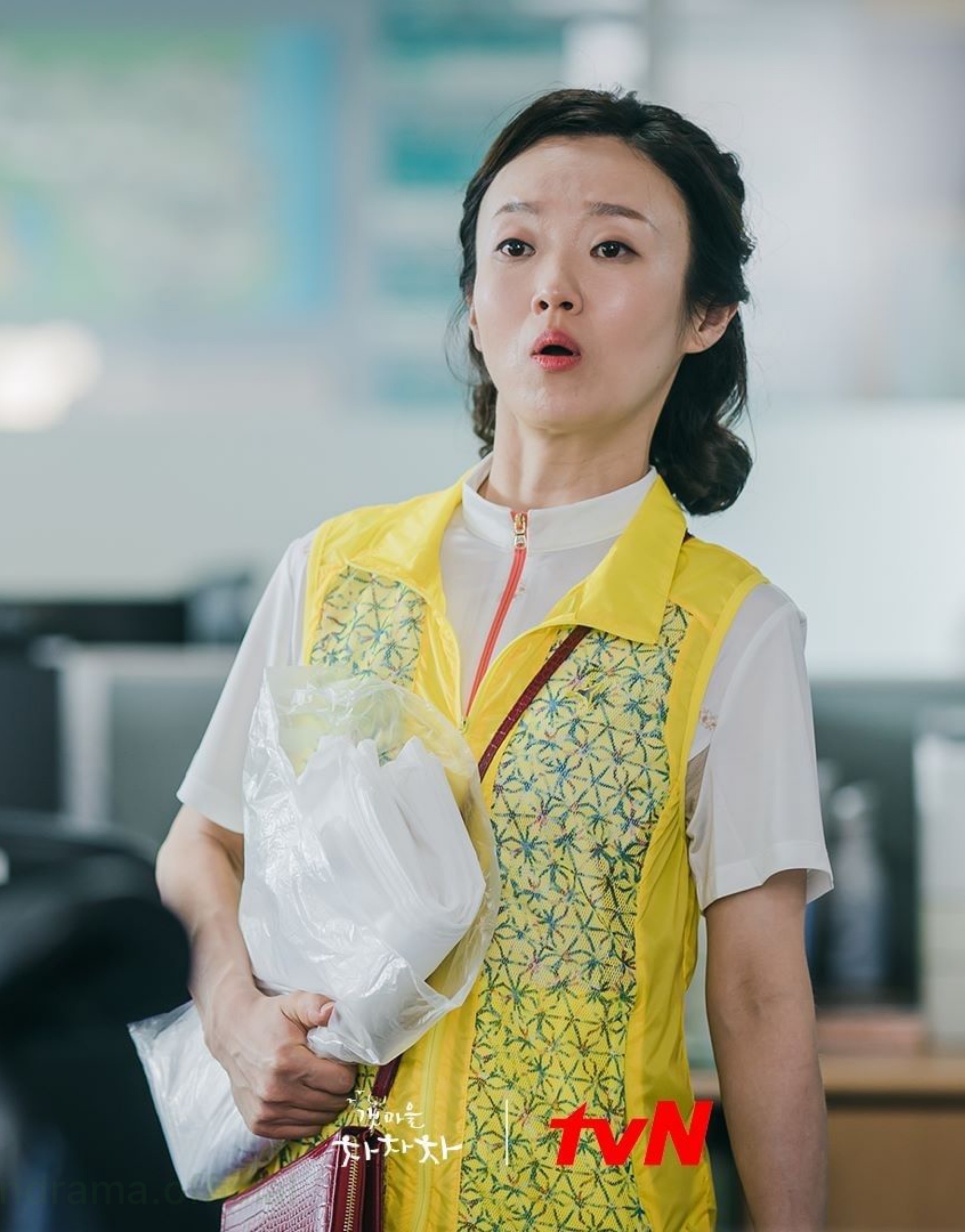 shin min ah trong hometown cha-cha-cha ảnh 5 shin min ah trong hometown cha-cha-cha anh 5