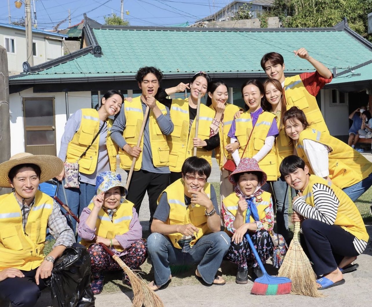 tap cuoi hometown cha-cha-cha anh 13