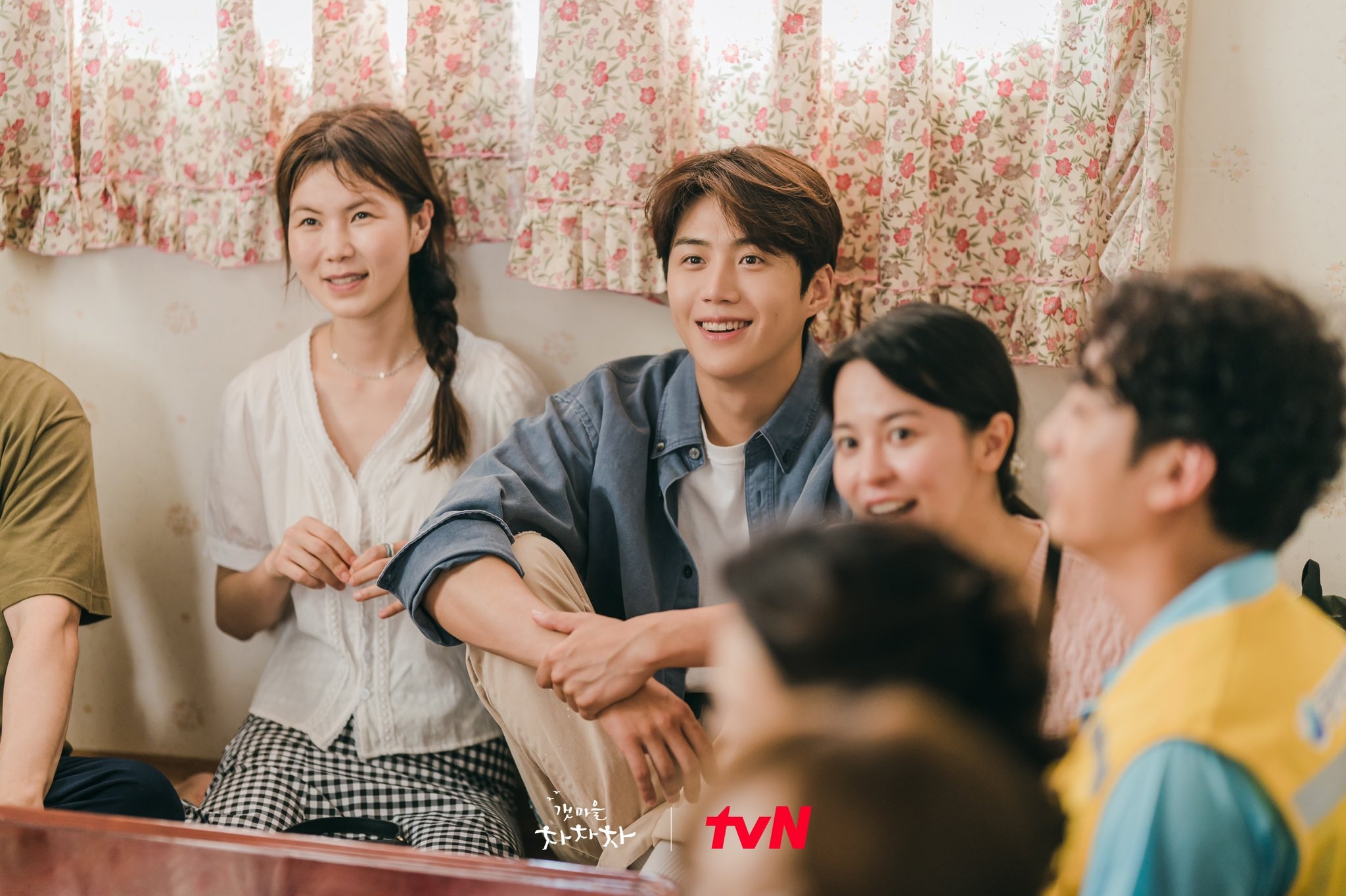 tap cuoi hometown cha-cha-cha anh 11