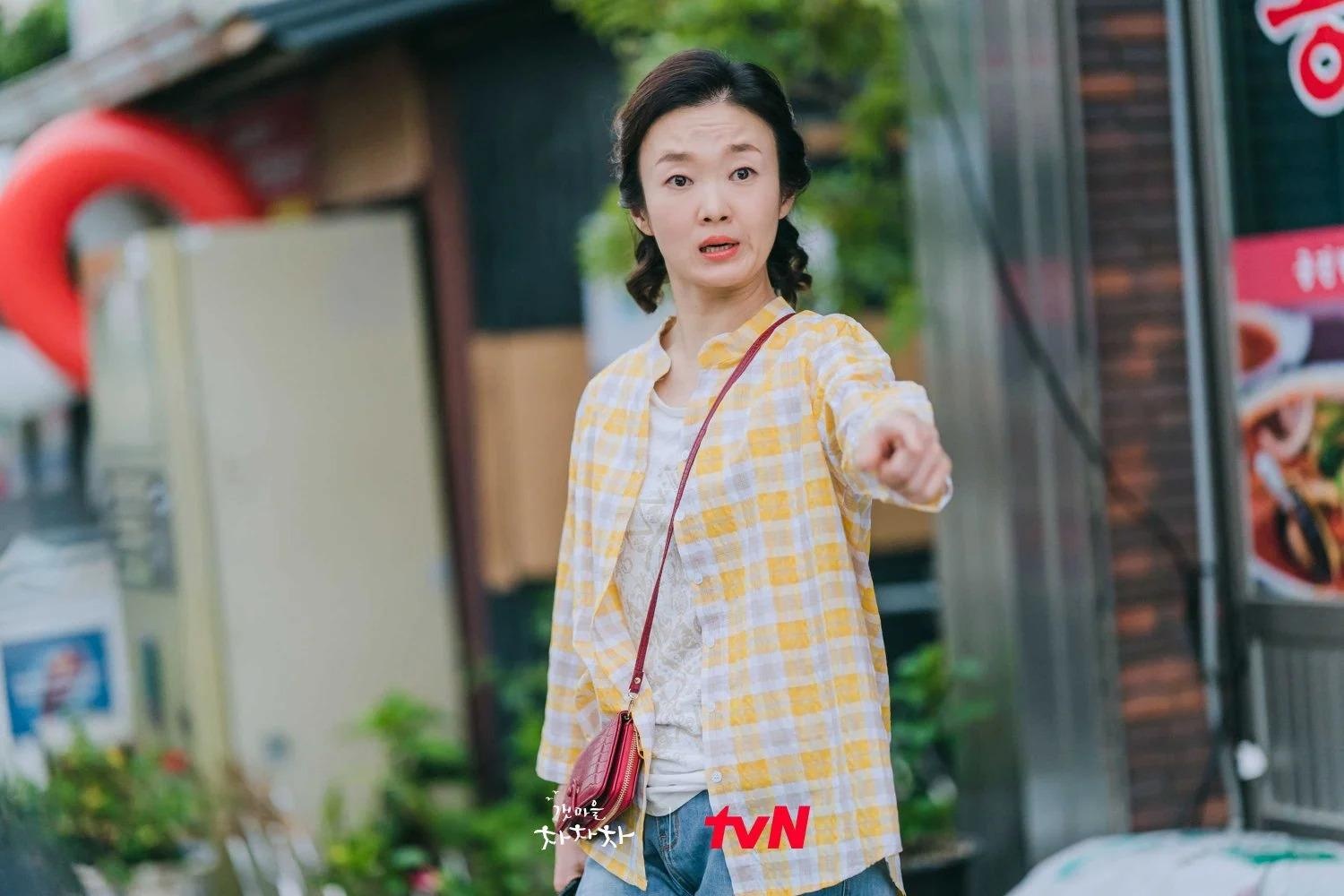 tap cuoi hometown cha-cha-cha anh 17