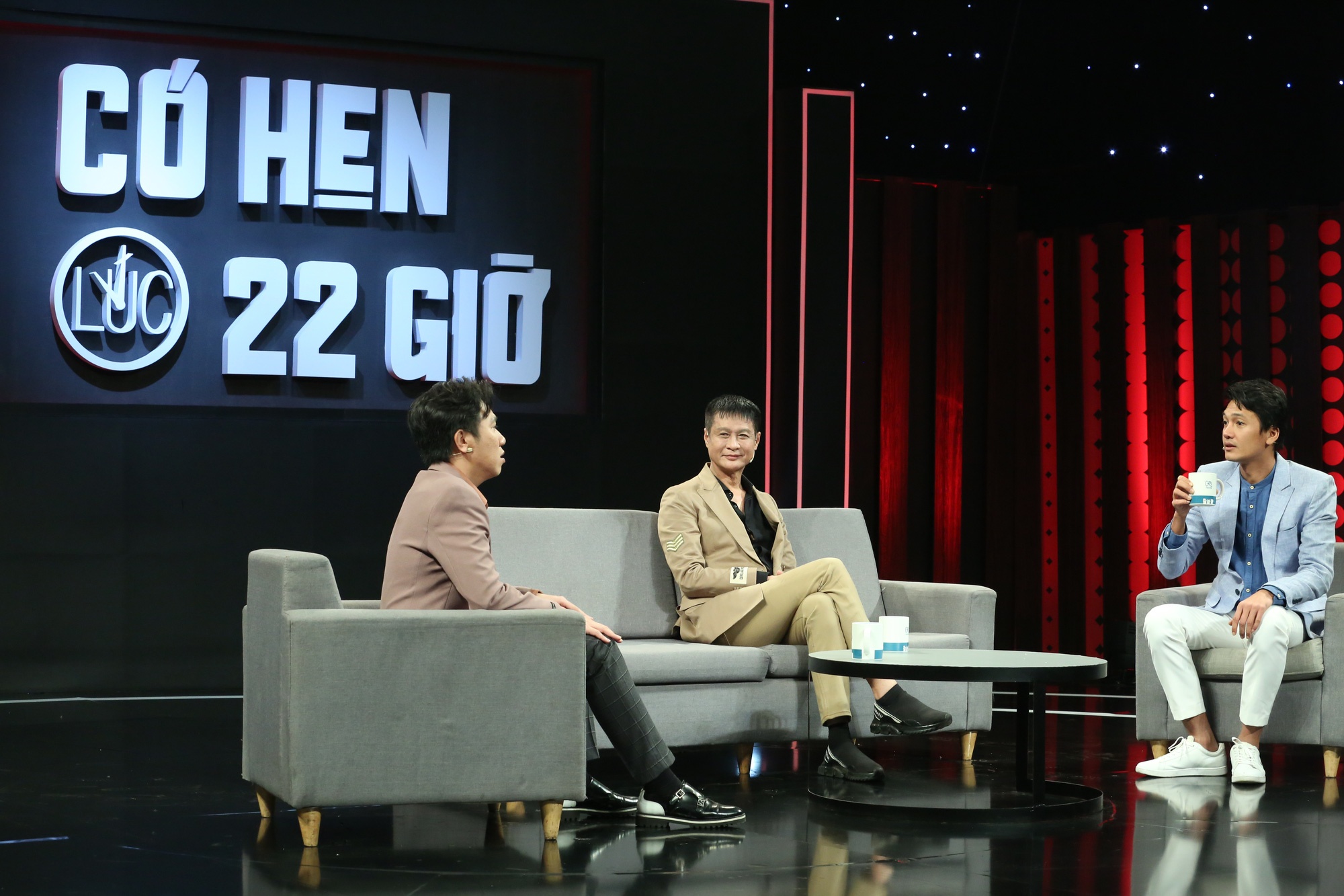 dan ong binh pham phu nu tren truyen hinh anh 5