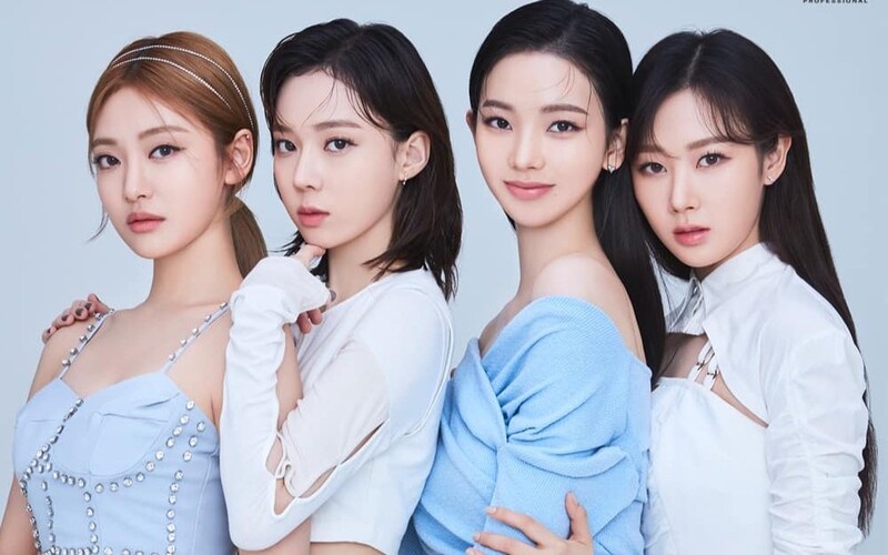 Nhom nhac Han mac trang phuc kich co tre em hinh anh