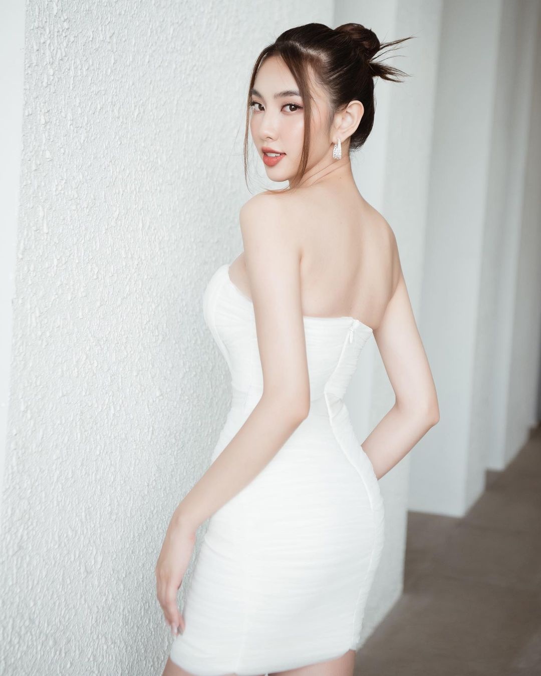 miss grand international 2021 thuy tien anh 17