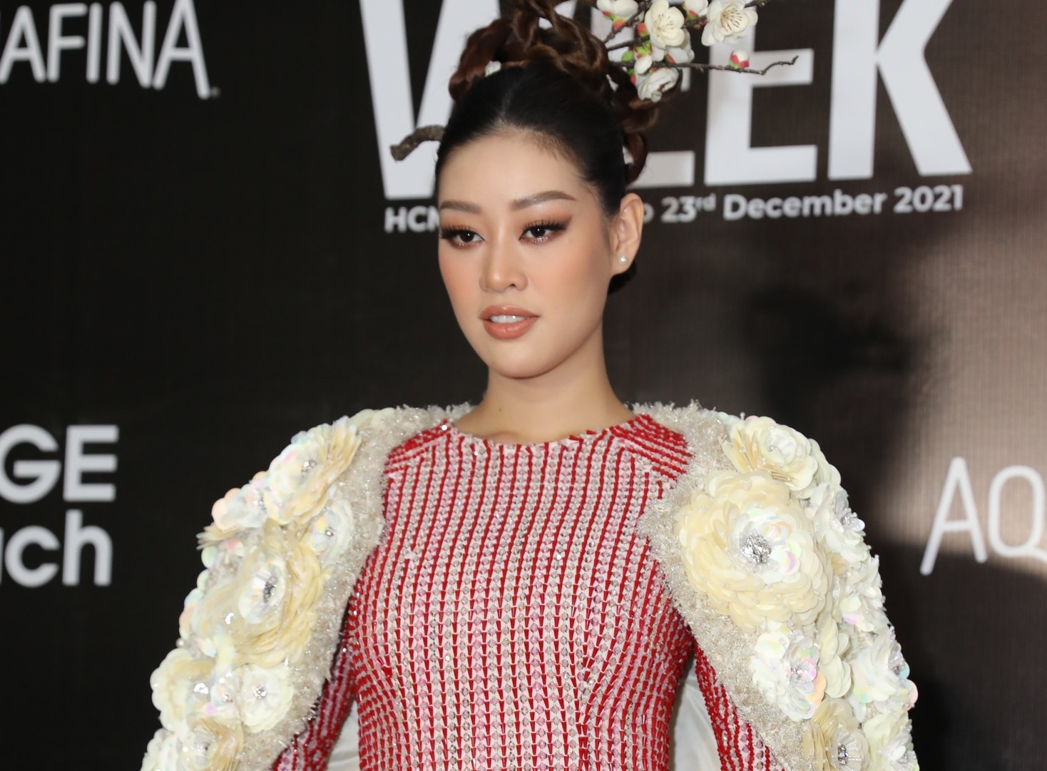 Hoa hau Khanh Van mac ao dai du tham do Tuan le Thoi trang Viet Nam hinh anh