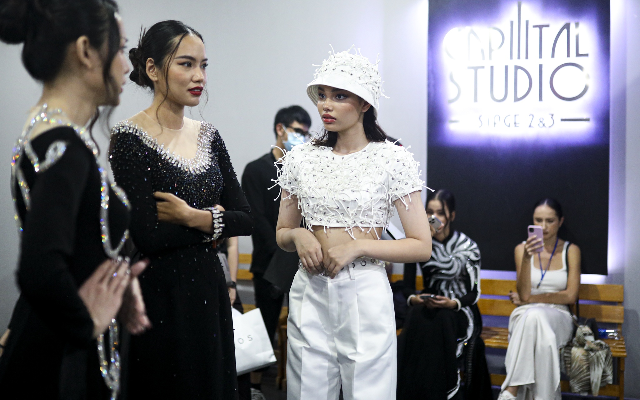 Aquafina Vietnam International Fashion Week anh 12