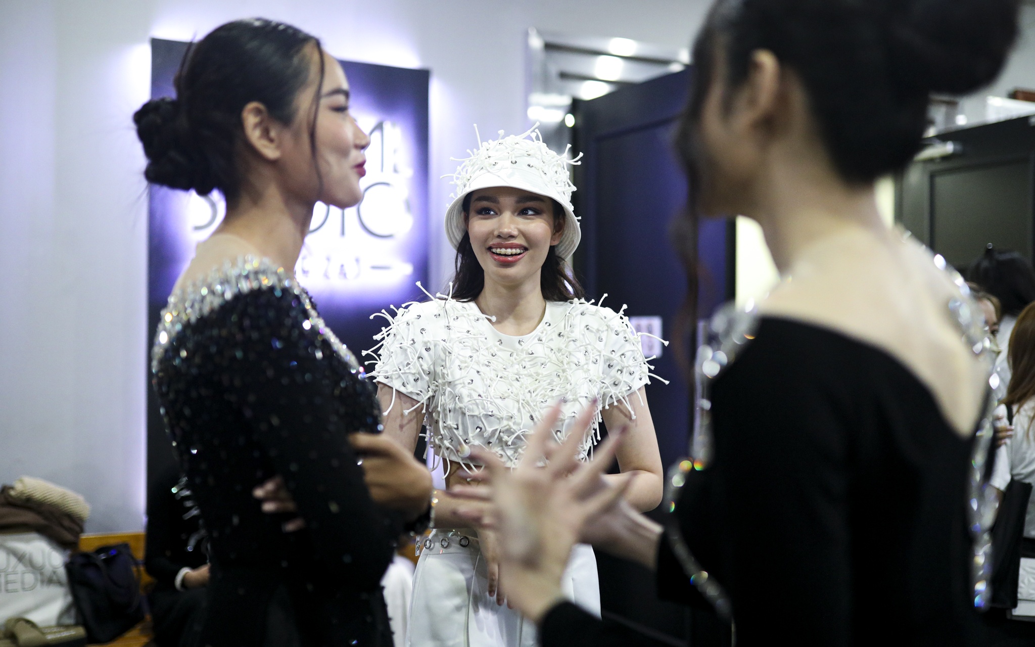 Aquafina Vietnam International Fashion Week anh 5