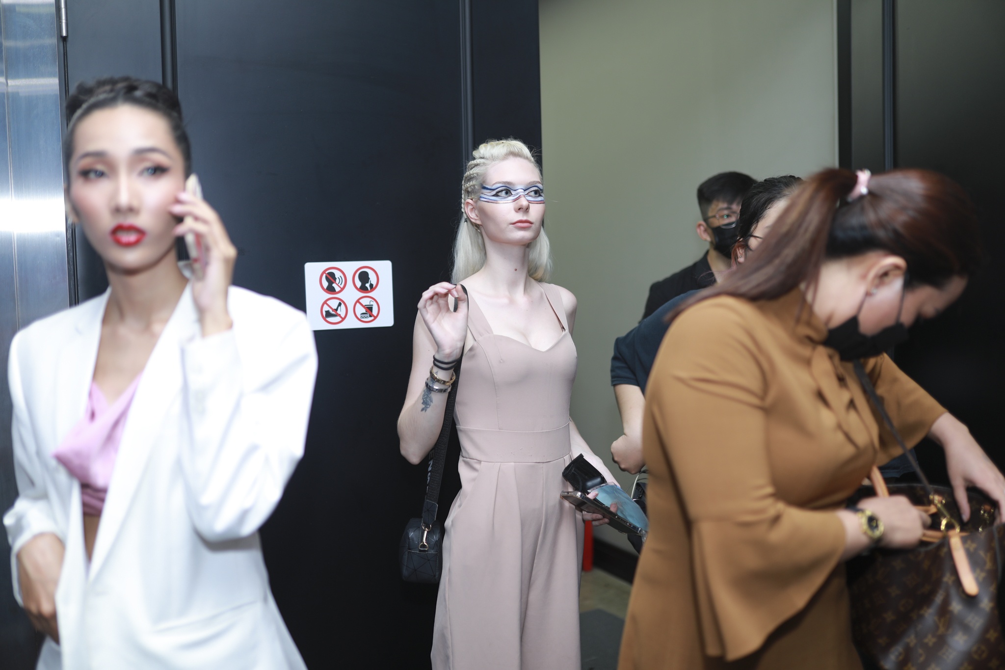 Aquafina Vietnam International Fashion Week anh 3