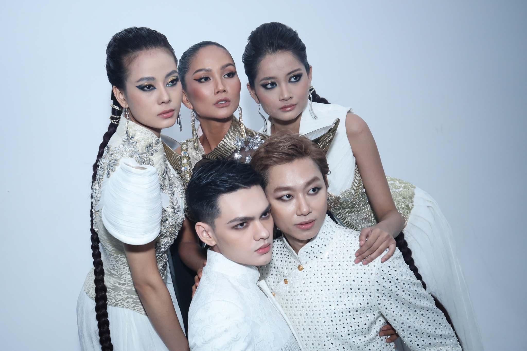 Aquafina Vietnam International Fashion Week anh 1