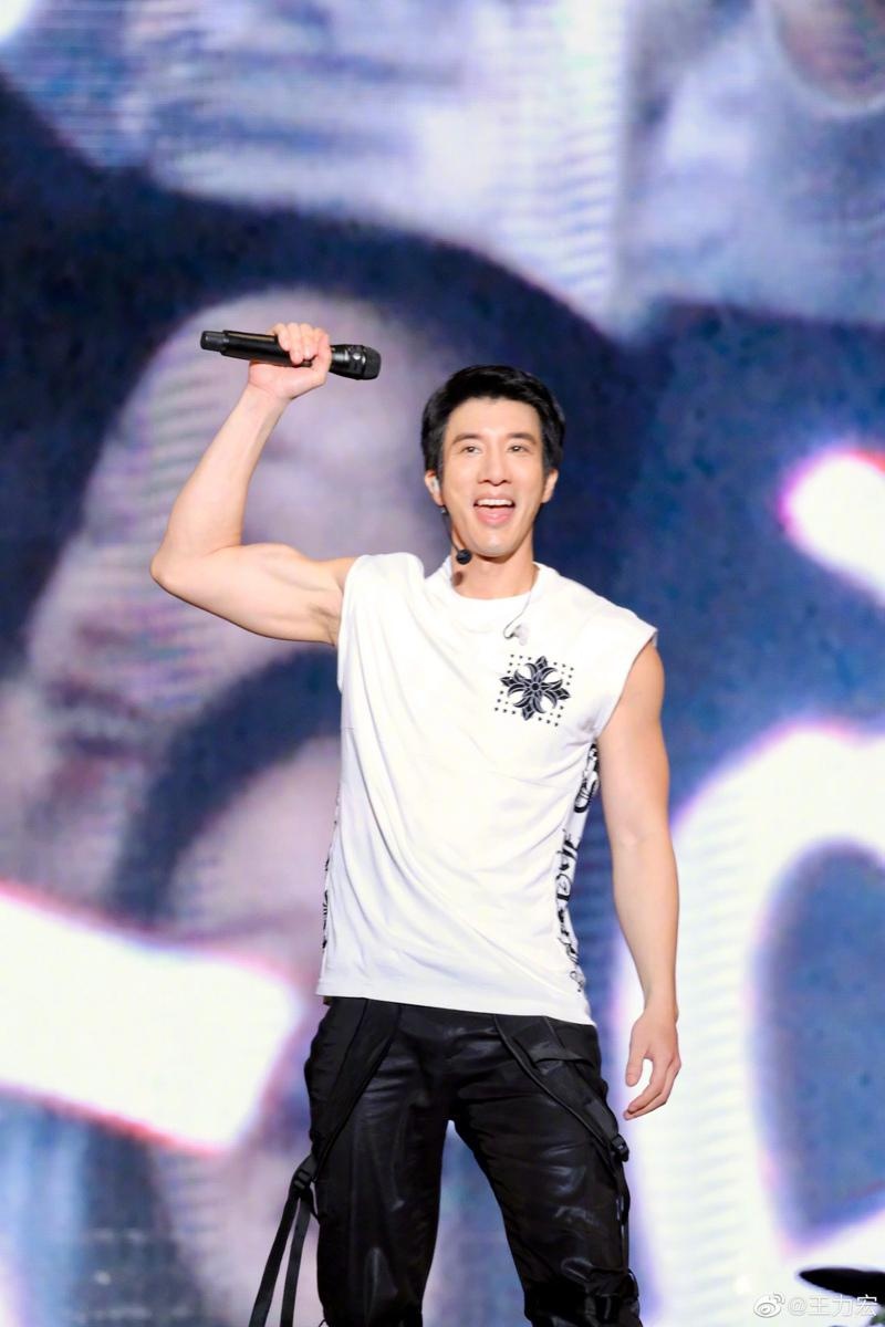 vuong luc hoanh scandal ly hon anh 3