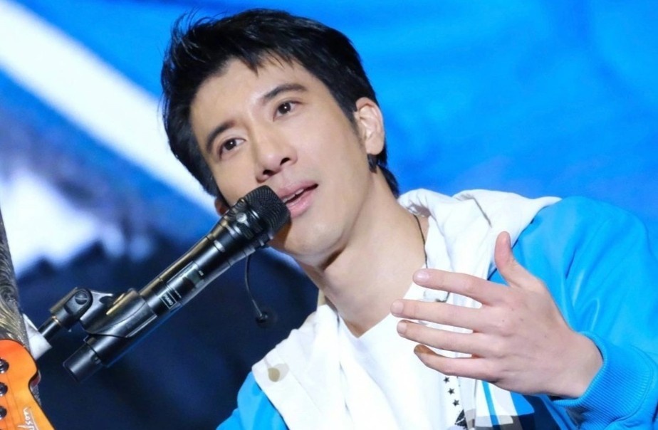 Vuong Luc Hoanh khien fan nu vo mong hinh anh