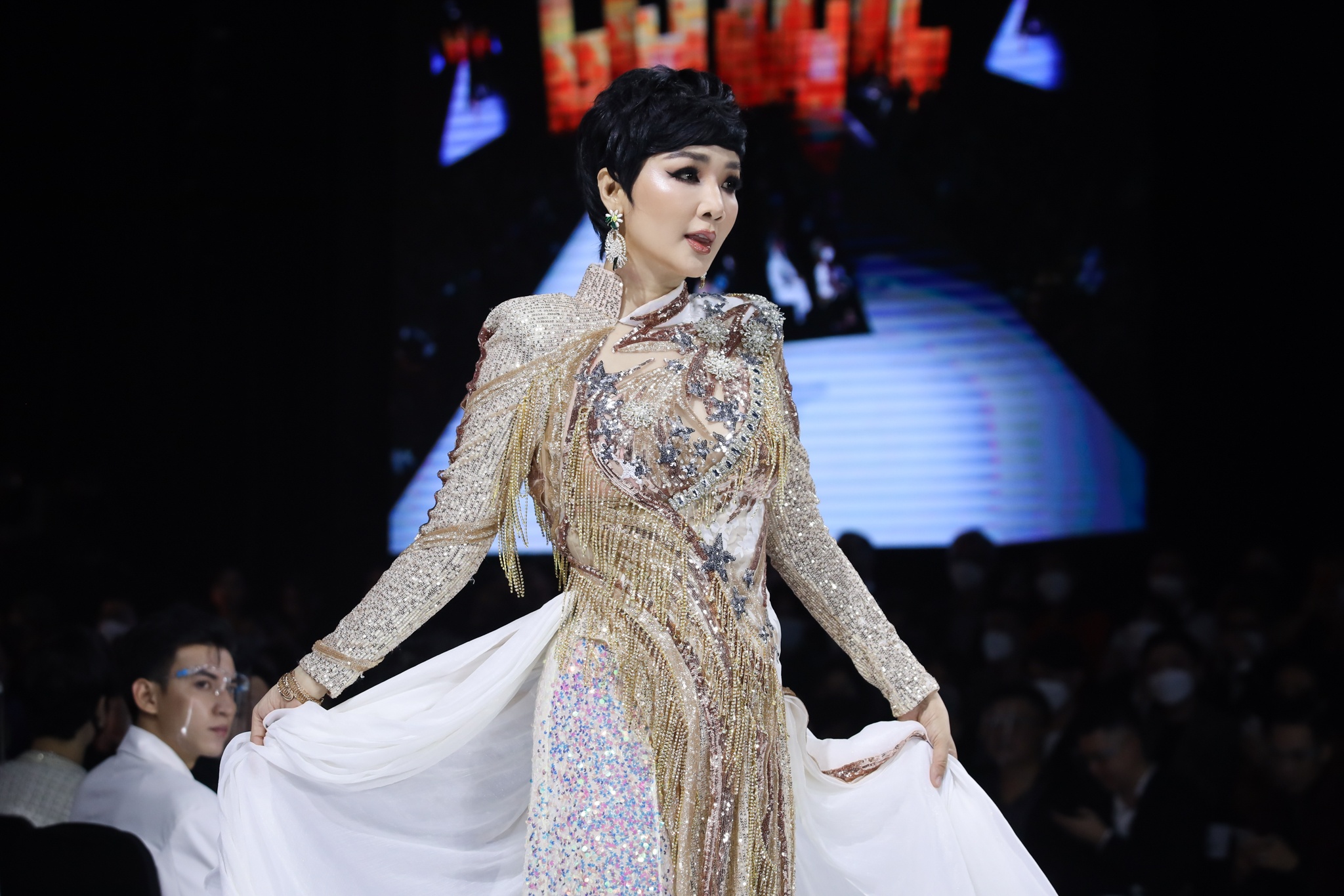 Aquafina Vietnam International Fashion Week anh 7