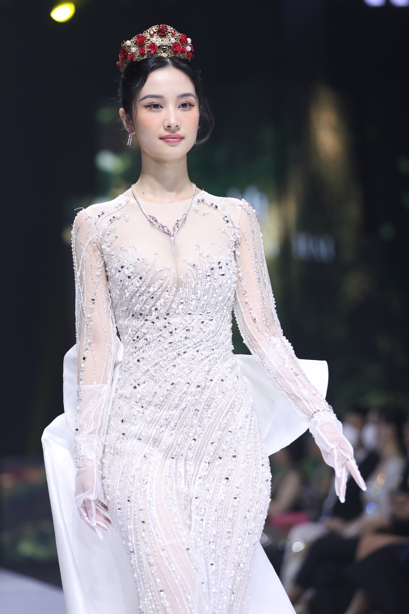 Aquafina Vietnam International Fashion Week ảnh 4 Aquafina Vietnam International Fashion Week anh 4
