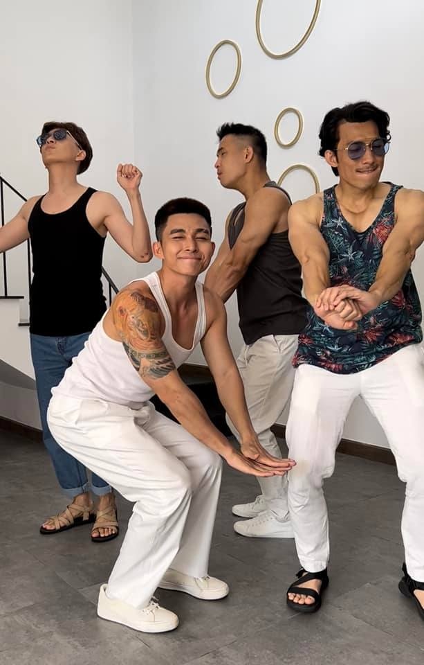 running man mua 2 anh 13