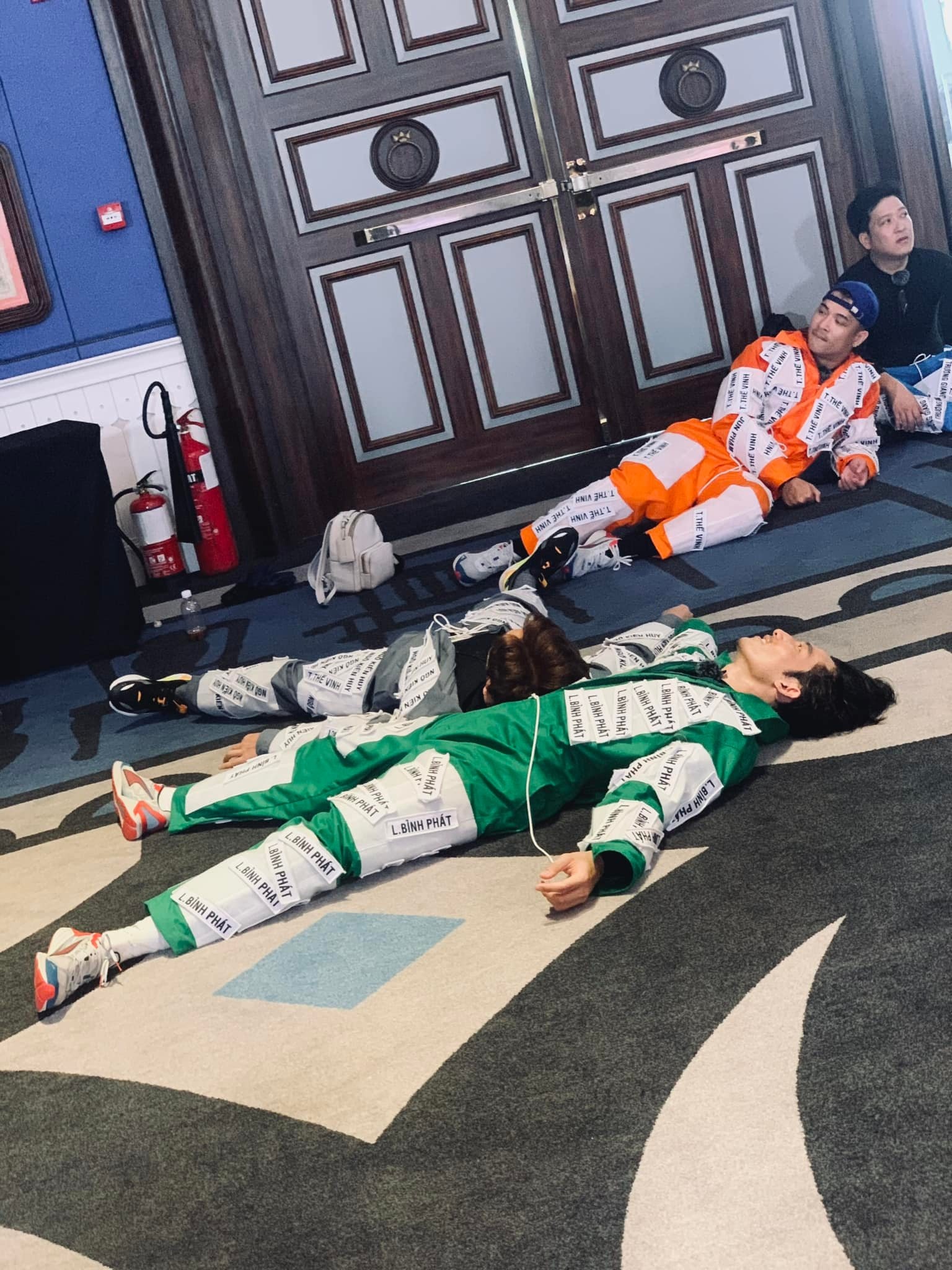 running man mua 2 anh 2