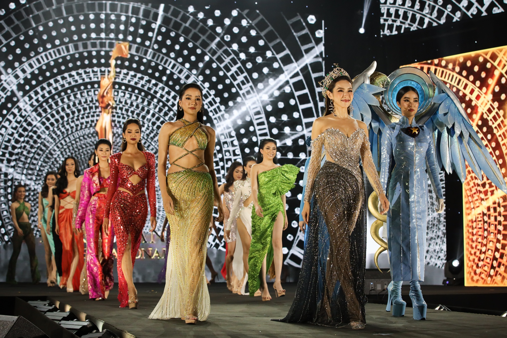 thuy tien dieu hanh anh 37