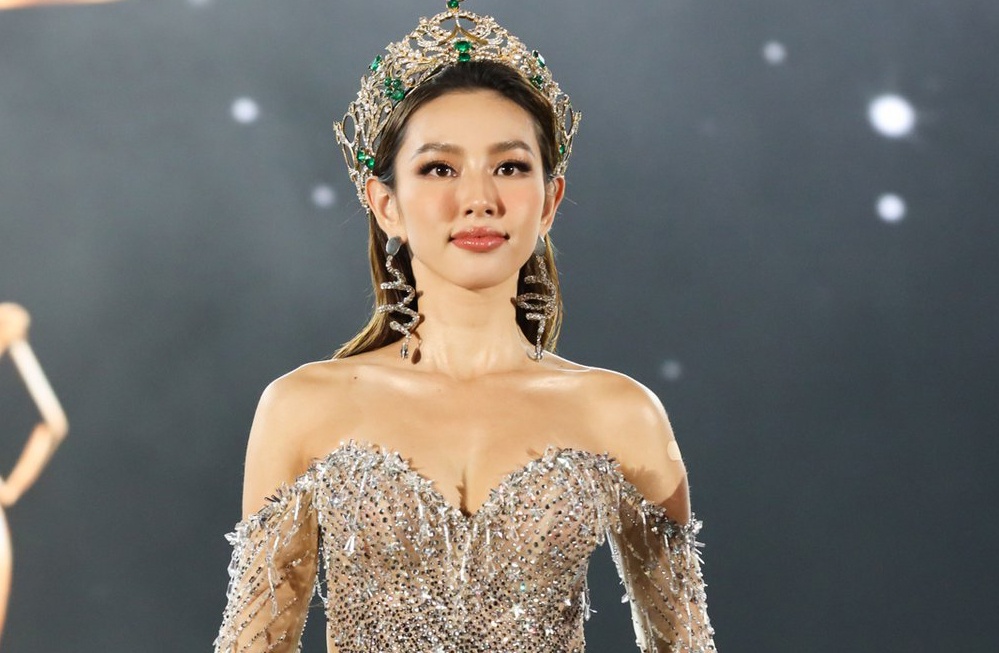 Hang nghin ban tre toi san van dong de gap Thuy Tien hinh anh