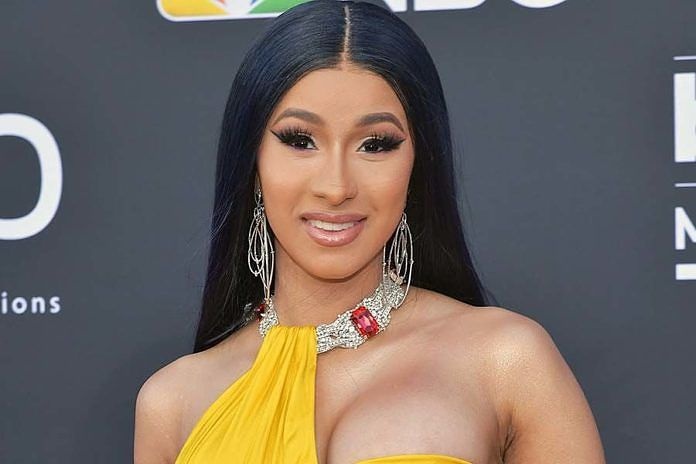 Cardi B muon tu tu vi tin don ban dam hinh anh