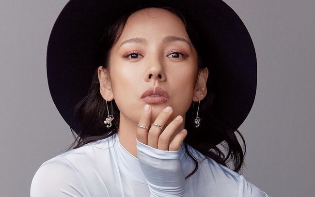 Lee Hyori duong da mat bang kem boi tay hinh anh