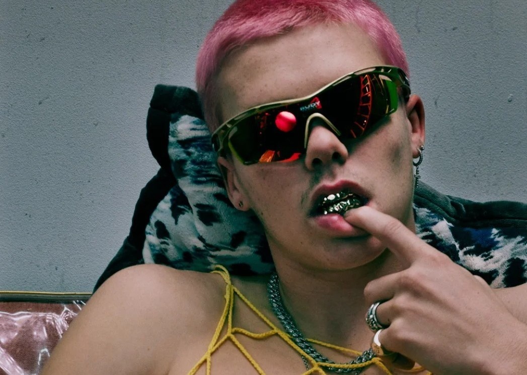 Vo chong David Beckham bi chi trich vi bo anh cua con trai hinh anh