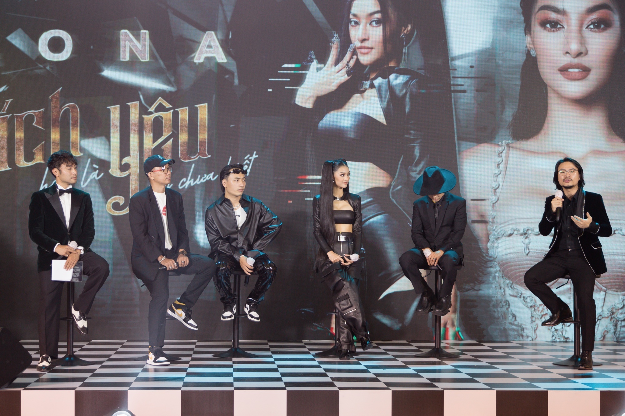 a hau kieu loan ra mv anh 11