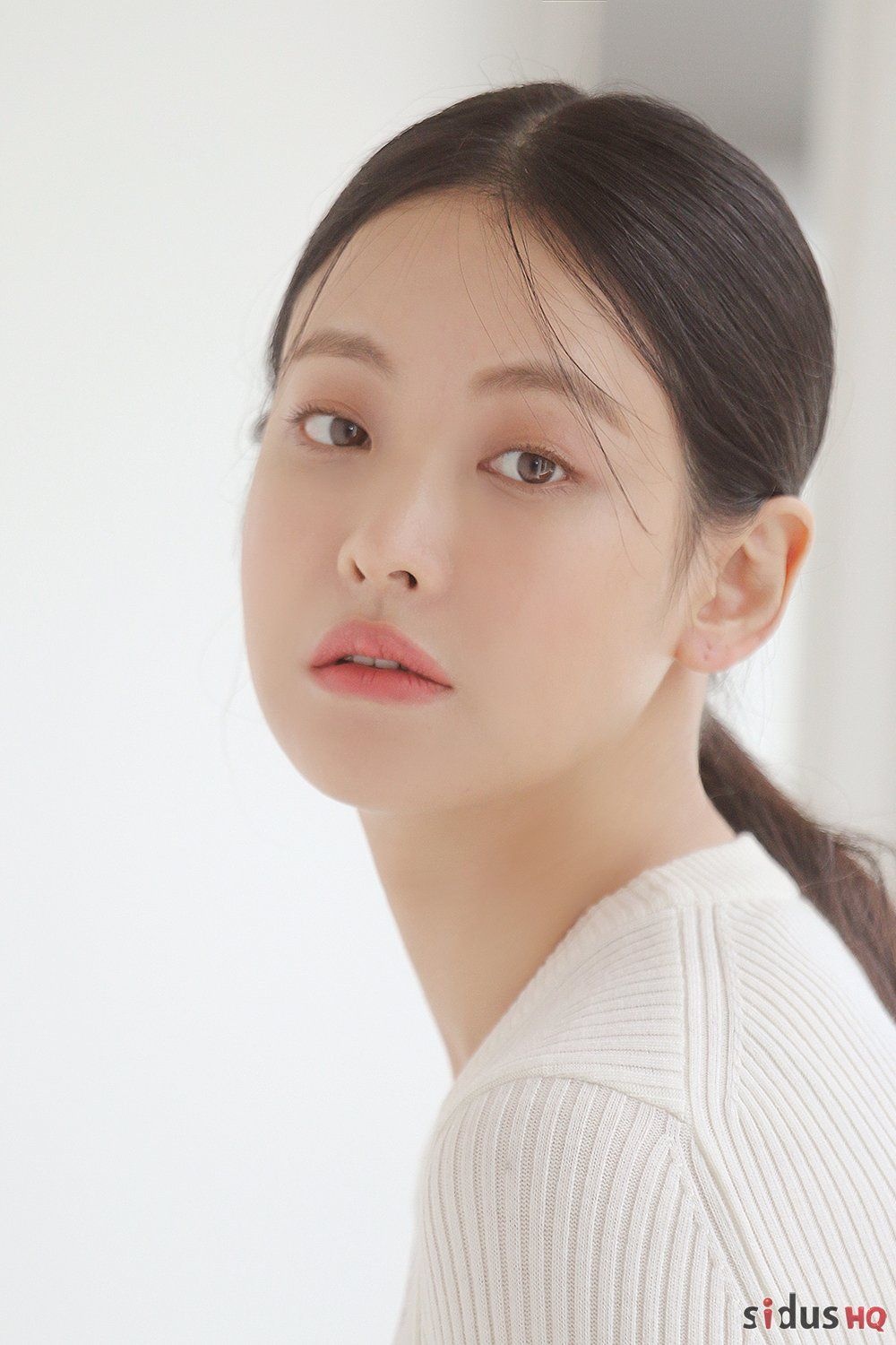 sao nu hinh mau phau thuat tham my anh 7