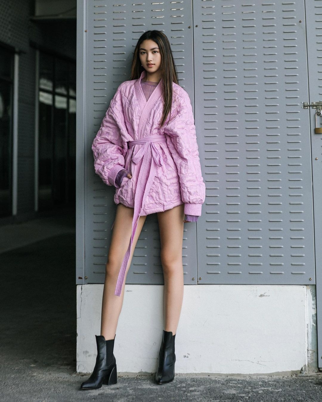 con gai nham dat hoa cao 1, 8 m anh 13