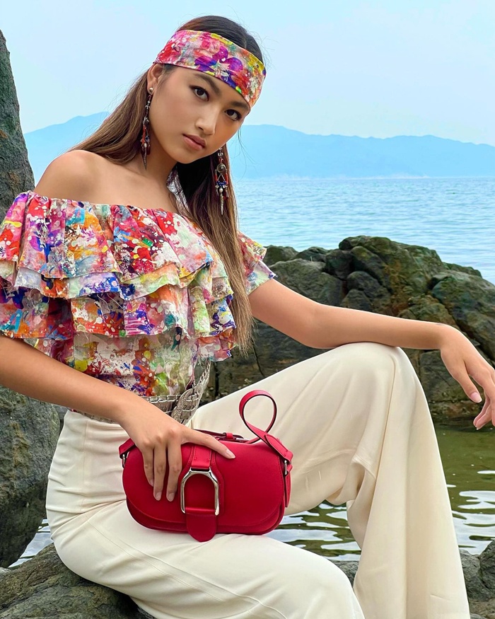 con gai nham dat hoa cao 1, 8 m anh 11