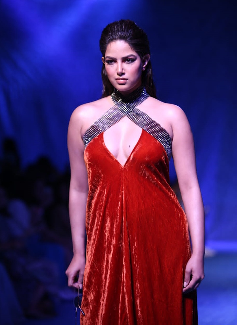 miss universe tang can anh 1