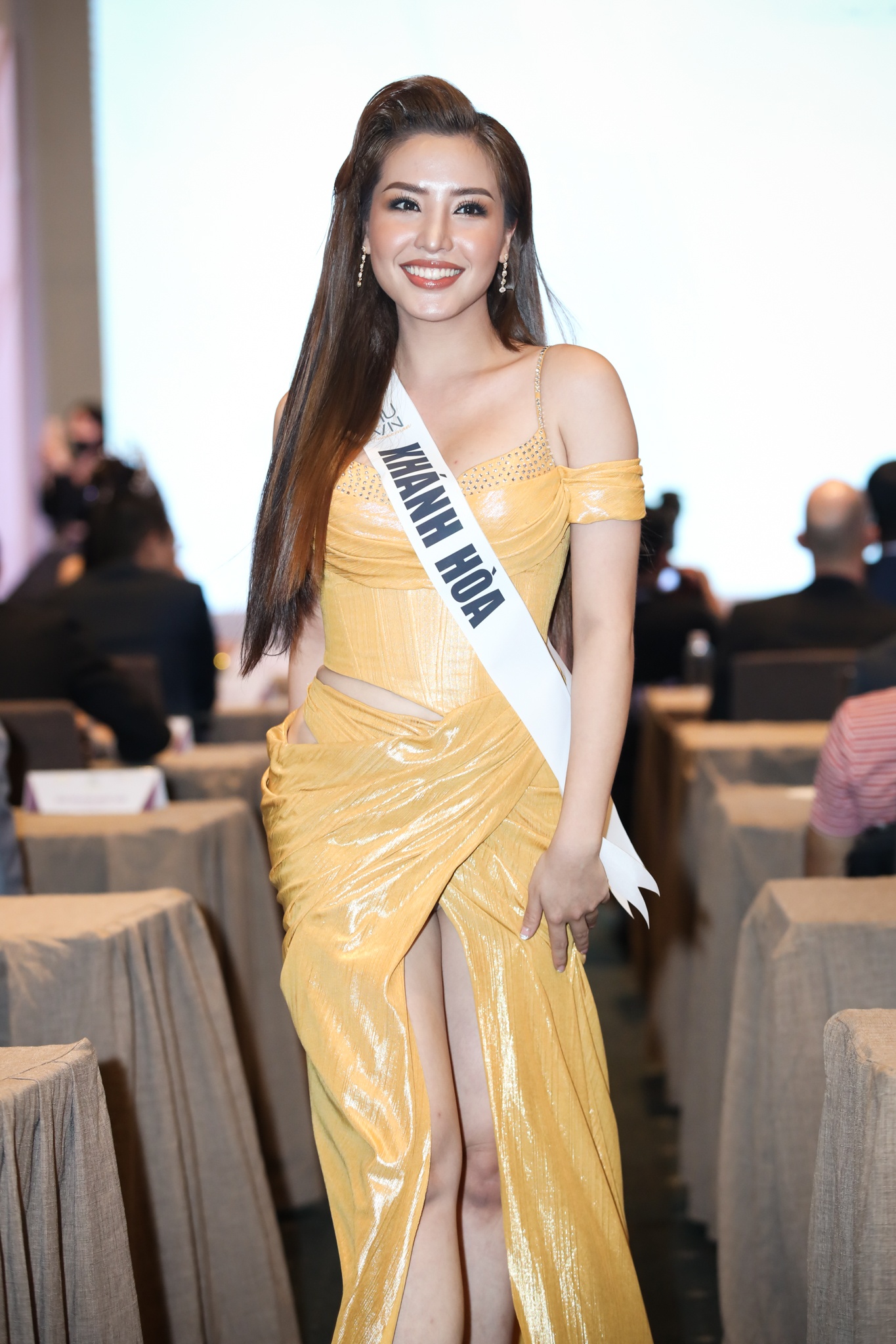 top 70 hoa hau hoan vu viet nam 2022 anh 4