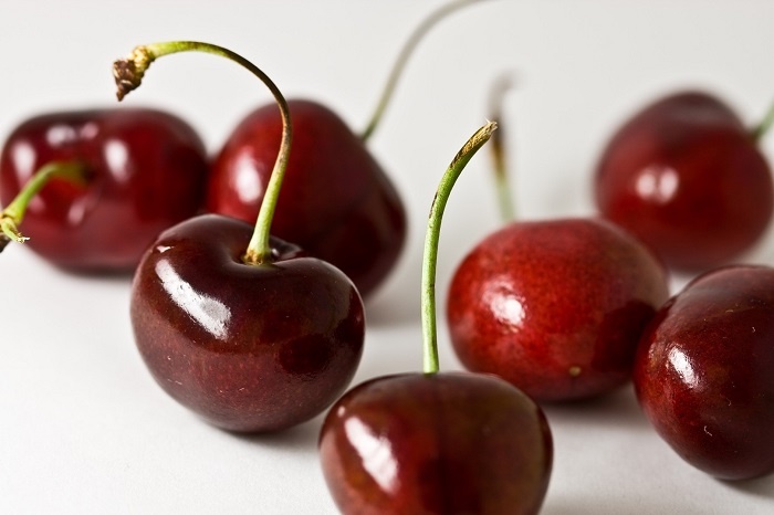 Cherry đỏ Canada, giá 549.000/kg. Là loại trái cây giàu chất sắt, Cherry tốt cho hệ miễn dịch, tiêu hóa và làm đẹp da. Chúng còn rất tốt cho người bị tiểu đường.