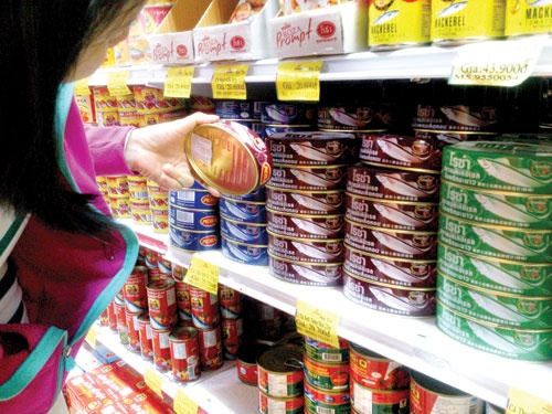 Hang Thai day dac tu sieu thi den cho hinh anh