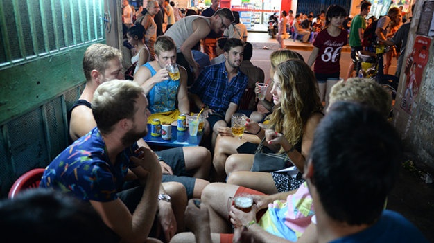 Dung noi ‘cam ban bia via he’ la vien vong hinh anh