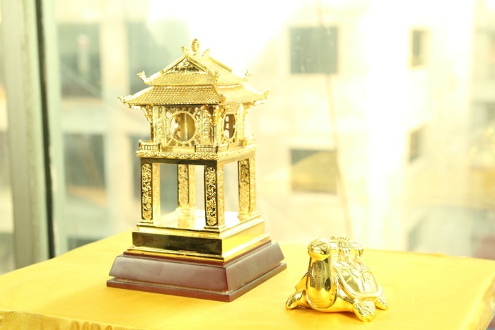 Trước đó, công ty này đã ra mất bộ sản phẩm biểu tượng Khuê Văn Các và 