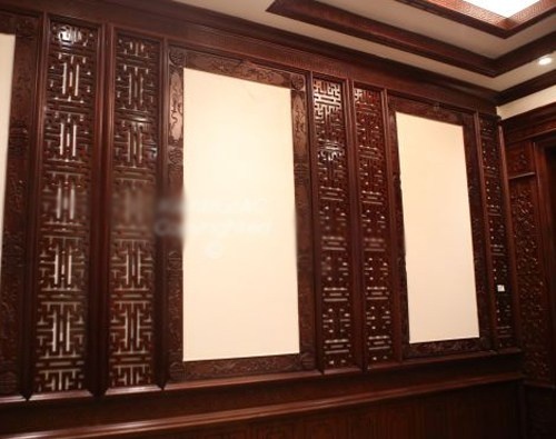 ... cùng với hệ thống trần nhà...